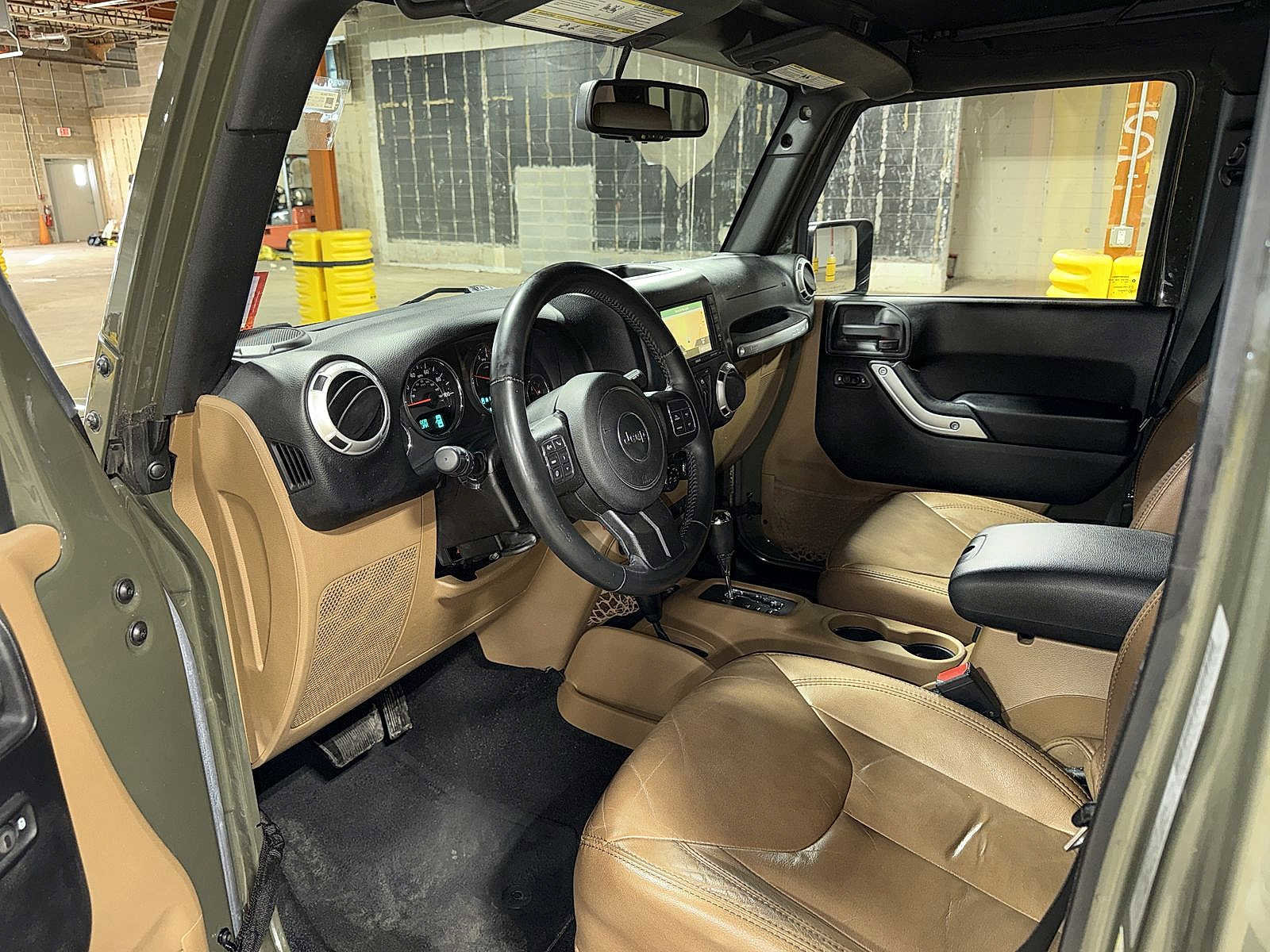 Used 2015 Jeep Wrangler Unlimited Sahara w/ Connectivity Group image 26