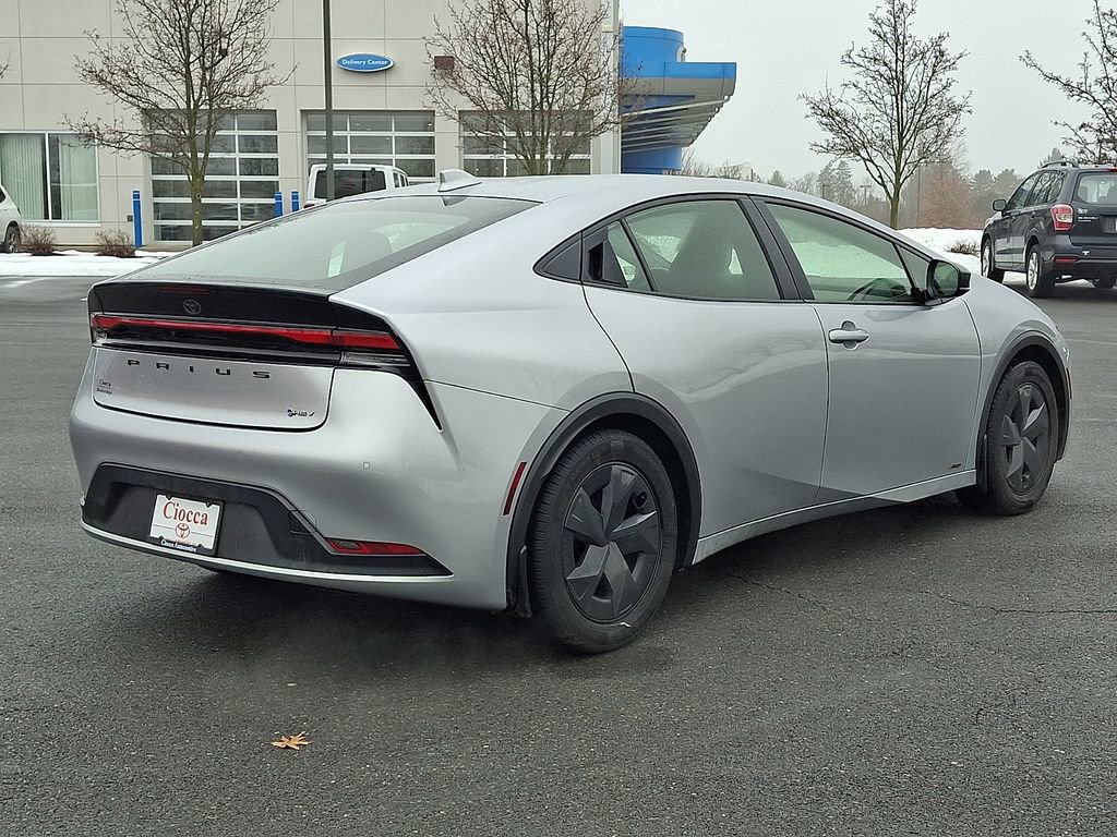 Used 2023 Toyota Prius LE image 9