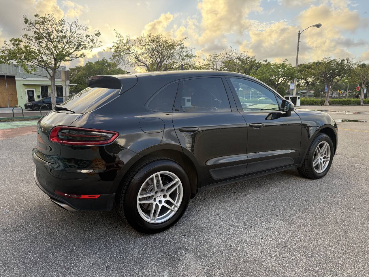 Used 2017 Porsche Macan AWD/4WD image 7