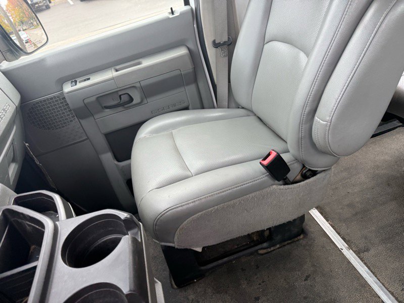 Used 2009 Ford E-350 and Econoline 350 Extended Wagon Super Duty image 14