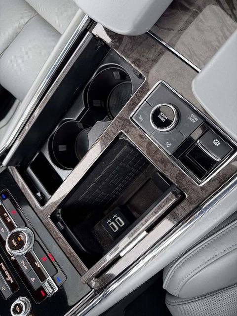 Used 2018 Lincoln Navigator Select image 25