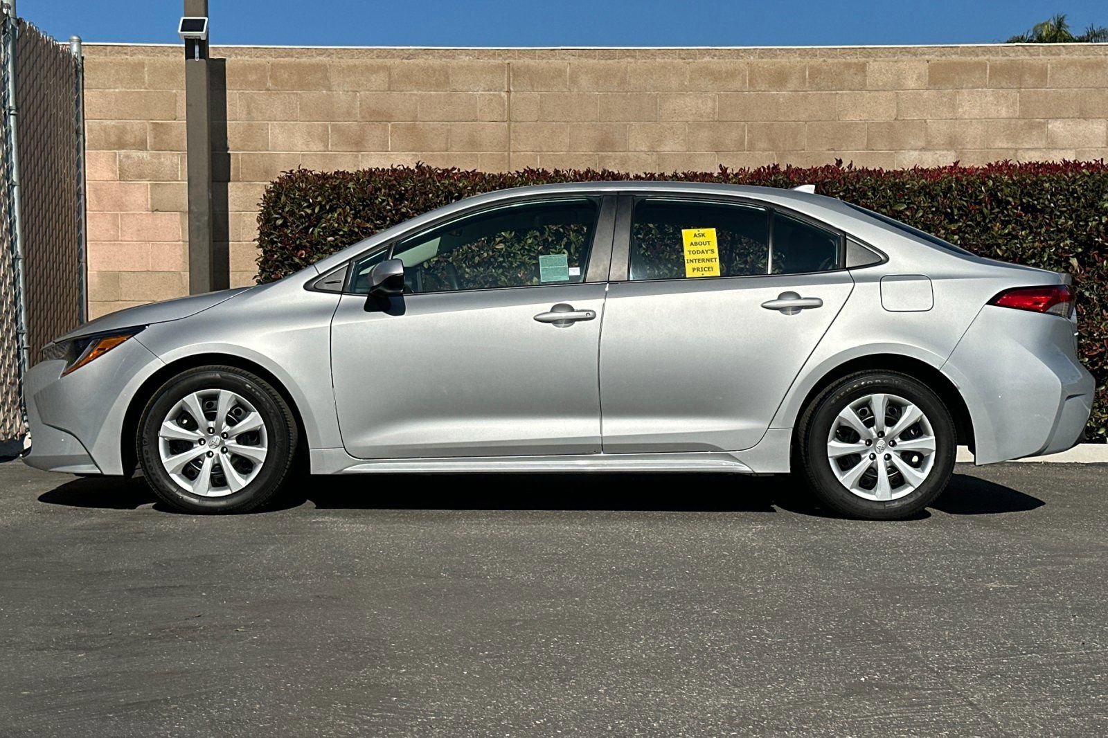 Used 2025 Toyota Corolla LE image 7