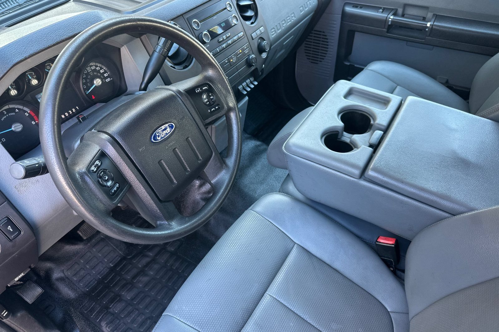 Used 2014 Ford F550 2WD Regular Cab Super Duty image 10