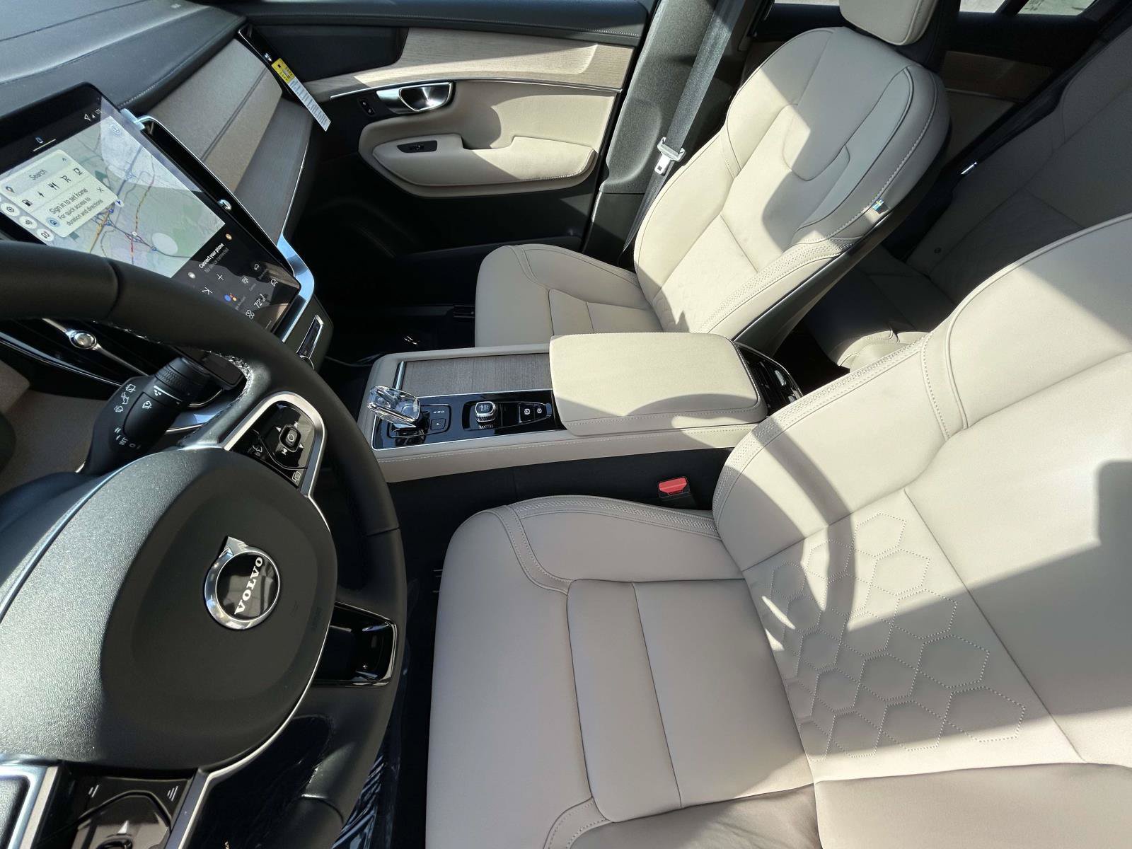 New 2026 Volvo XC90 T8 Plus w/ Protection Package Premier AWD/4WD image 10