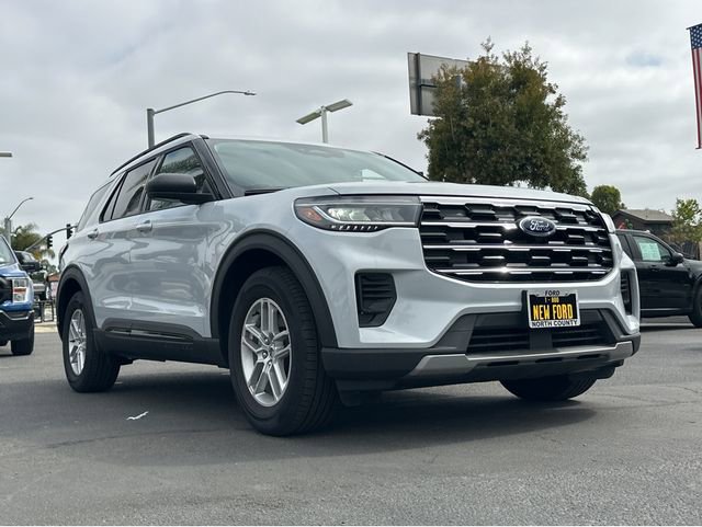 New 2026 Ford Explorer Active RWD image 3