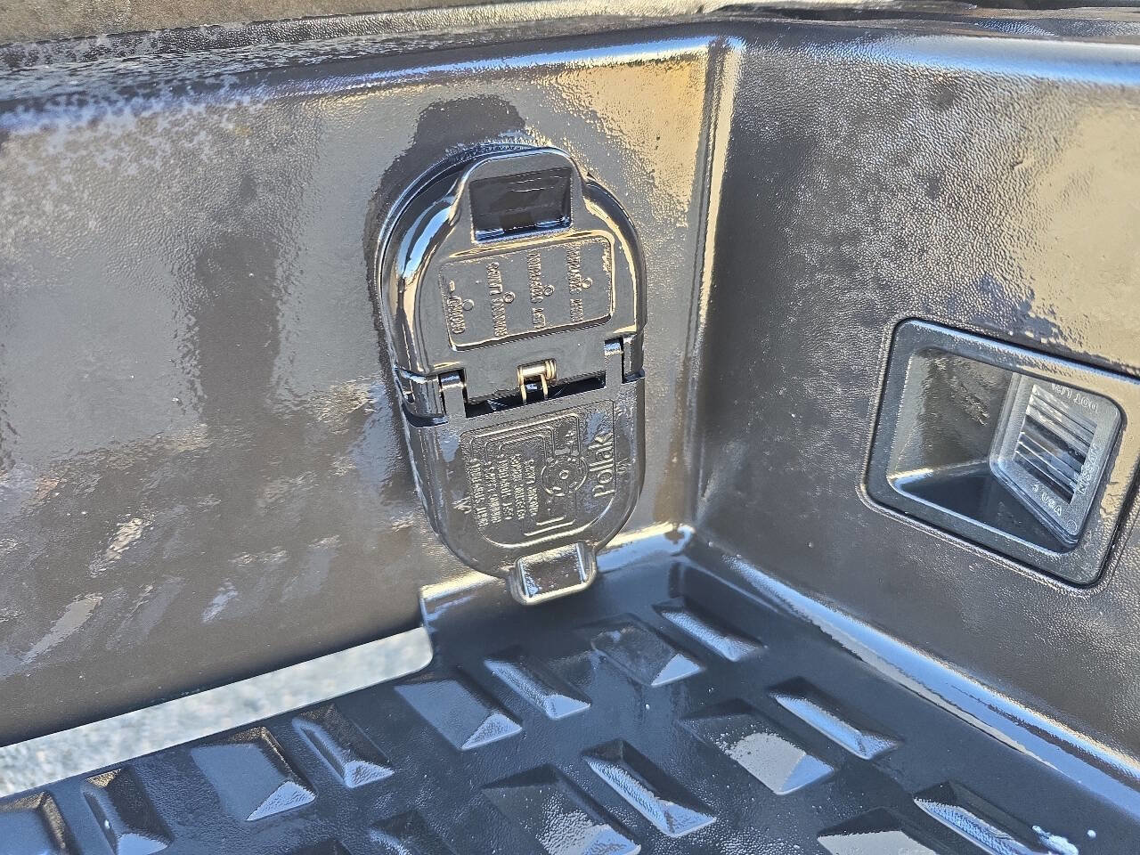 Used 2017 Nissan Titan S image 37