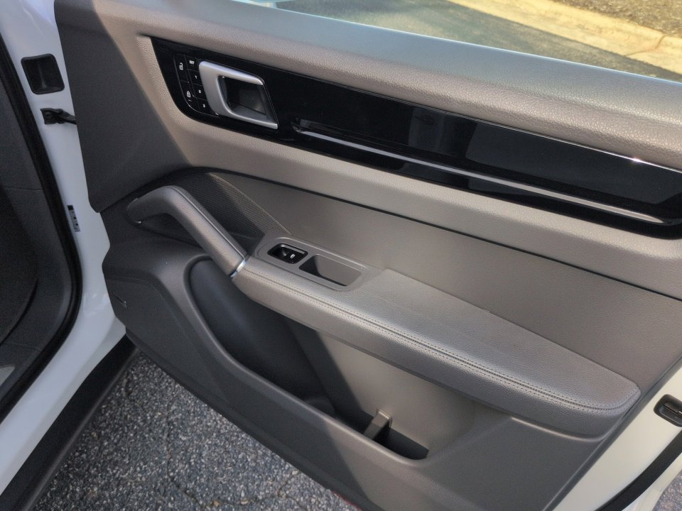 Used 2019 Porsche Cayenne AWD/4WD image 31