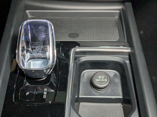 New 2026 Volvo XC60 B5 Plus w/ Protection Package Premier AWD/4WD image 23