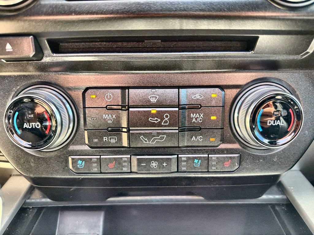 Used 2018 Ford F150 Lariat w/ Equipment Group 502A Luxury AWD/4WD image 16