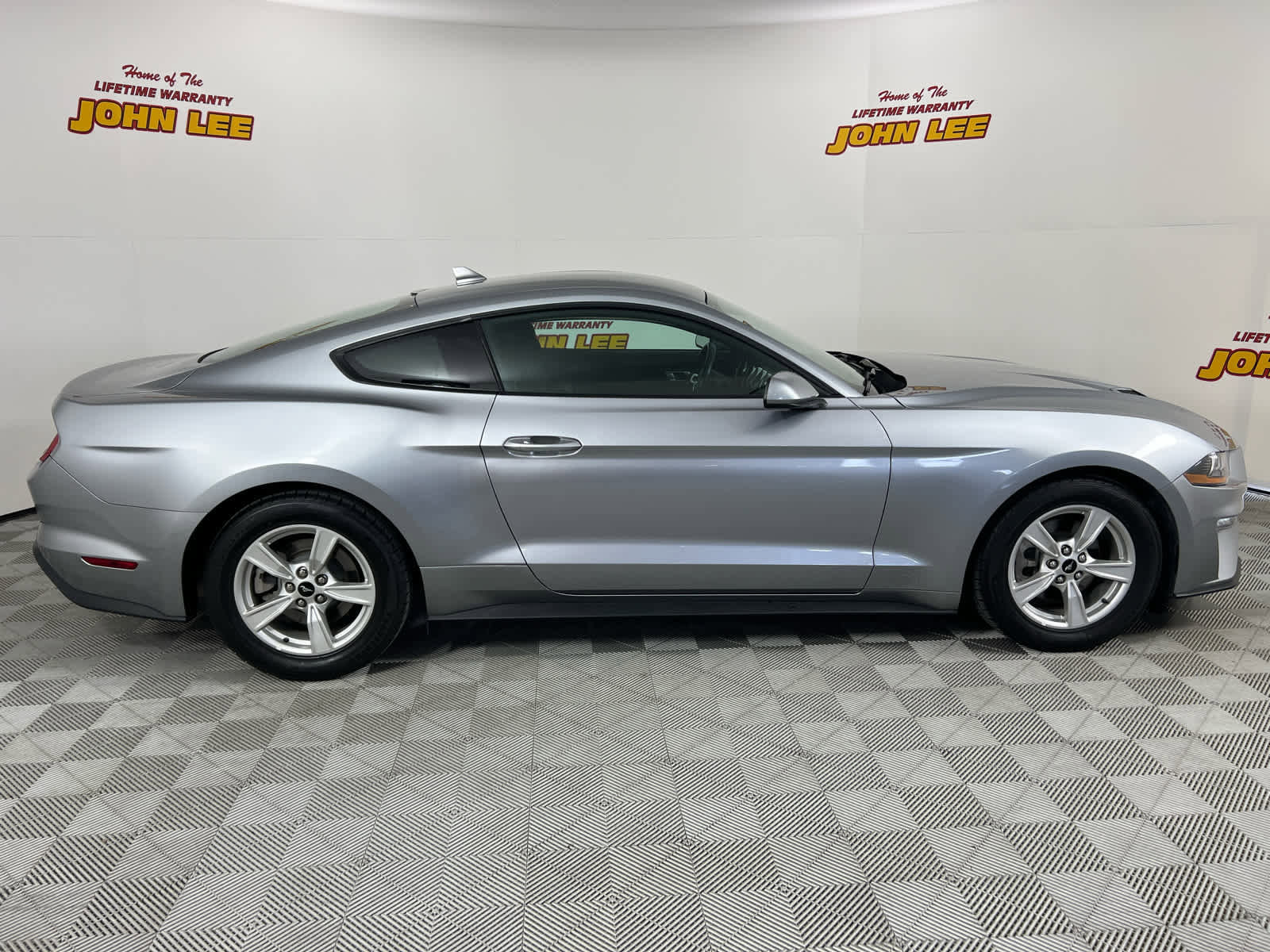 Used 2021 Ford Mustang Coupe image 8