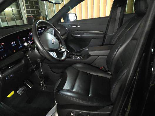 Used 2024 Cadillac XT4 Sport image 7