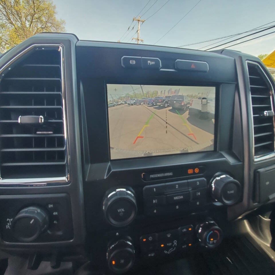 Used 2017 Ford F350 XLT w/ XLT Premium Package AWD/4WD image 24