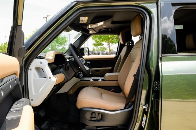 New 2026 Land Rover Defender 110 X-Dynamic SE AWD/4WD image 4