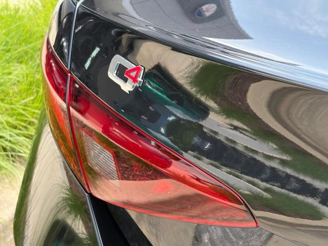 Used 2023 Alfa Romeo Giulia Veloce AWD/4WD image 15