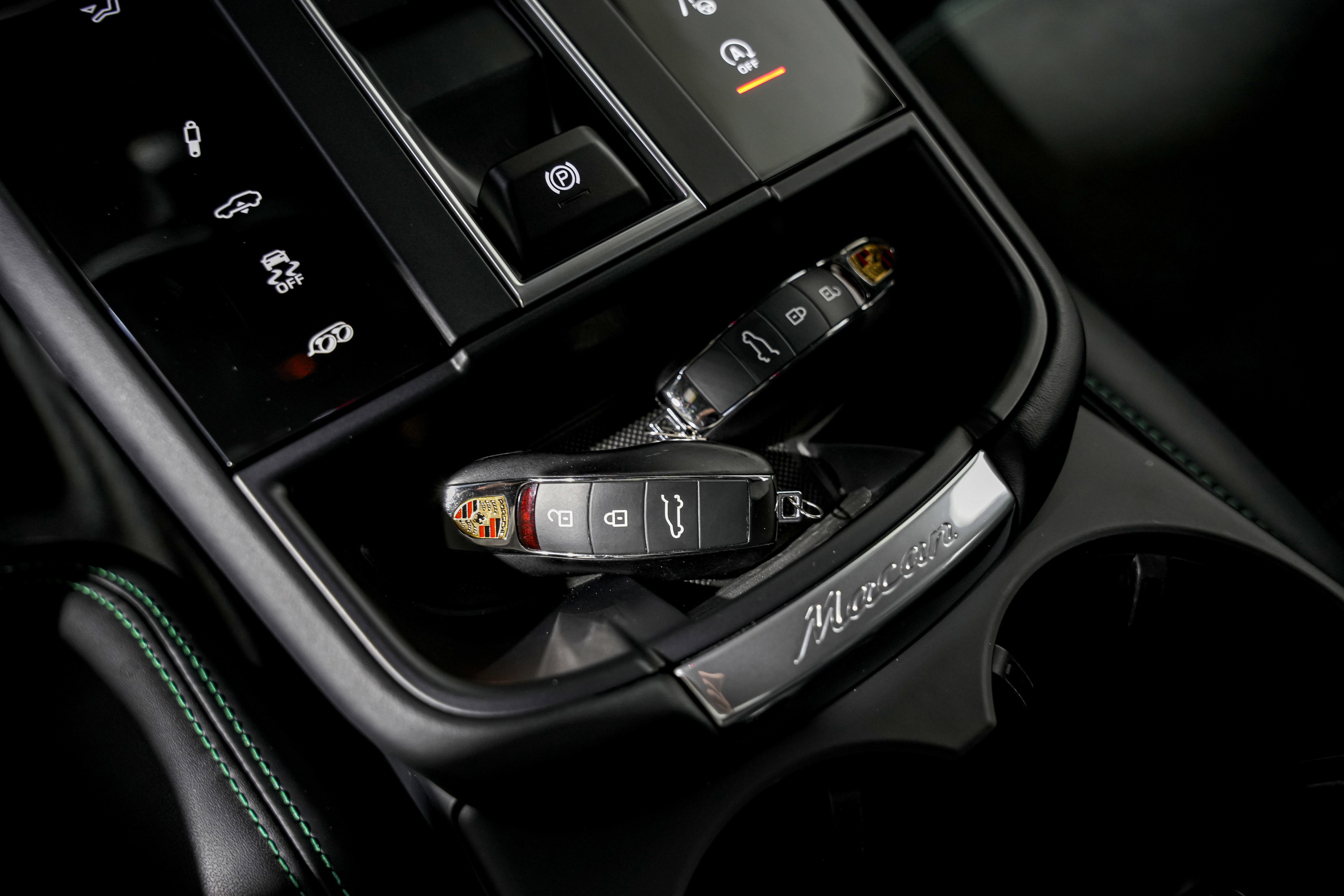 Used 2023 Porsche Macan GTS image 15