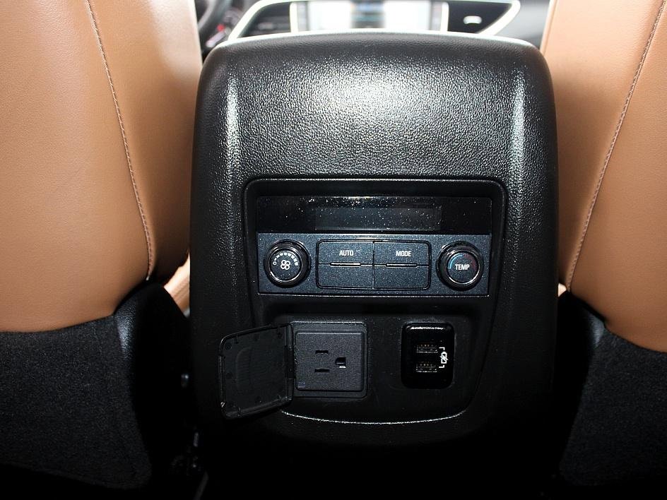 Used 2018 Buick Enclave Essence image 26