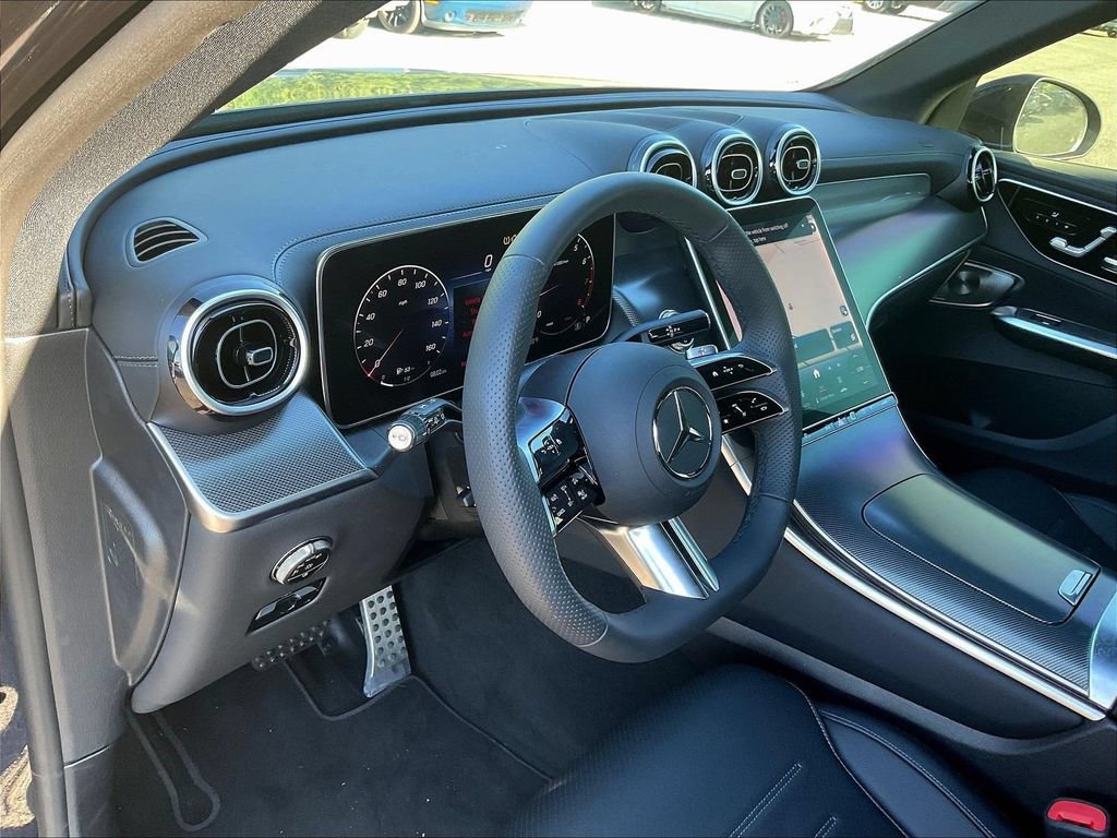 Used 2024 Mercedes-Benz GLC 300 4MATIC image 4