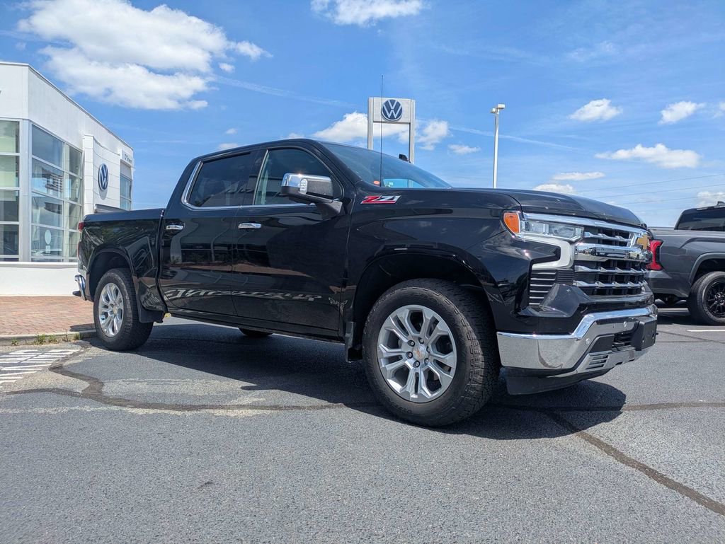 Used 2025 Chevrolet Silverado 1500 LTZ w/ Technology Package AWD/4WD image 4