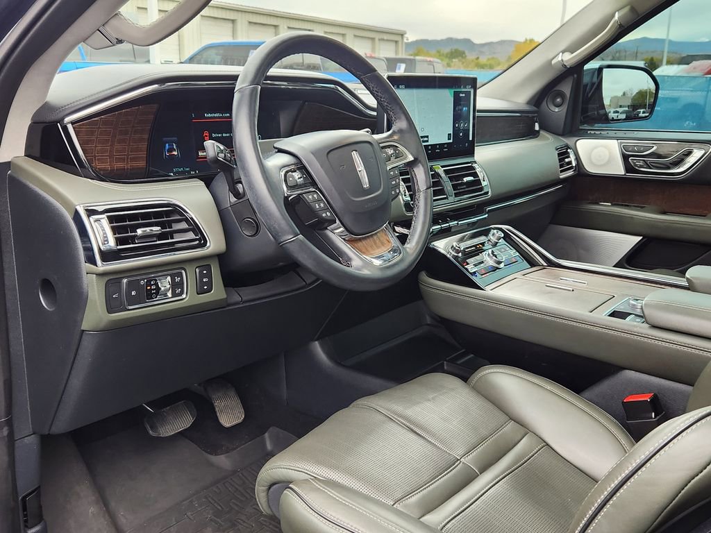 Used 2023 Lincoln Navigator L Black Label image 8