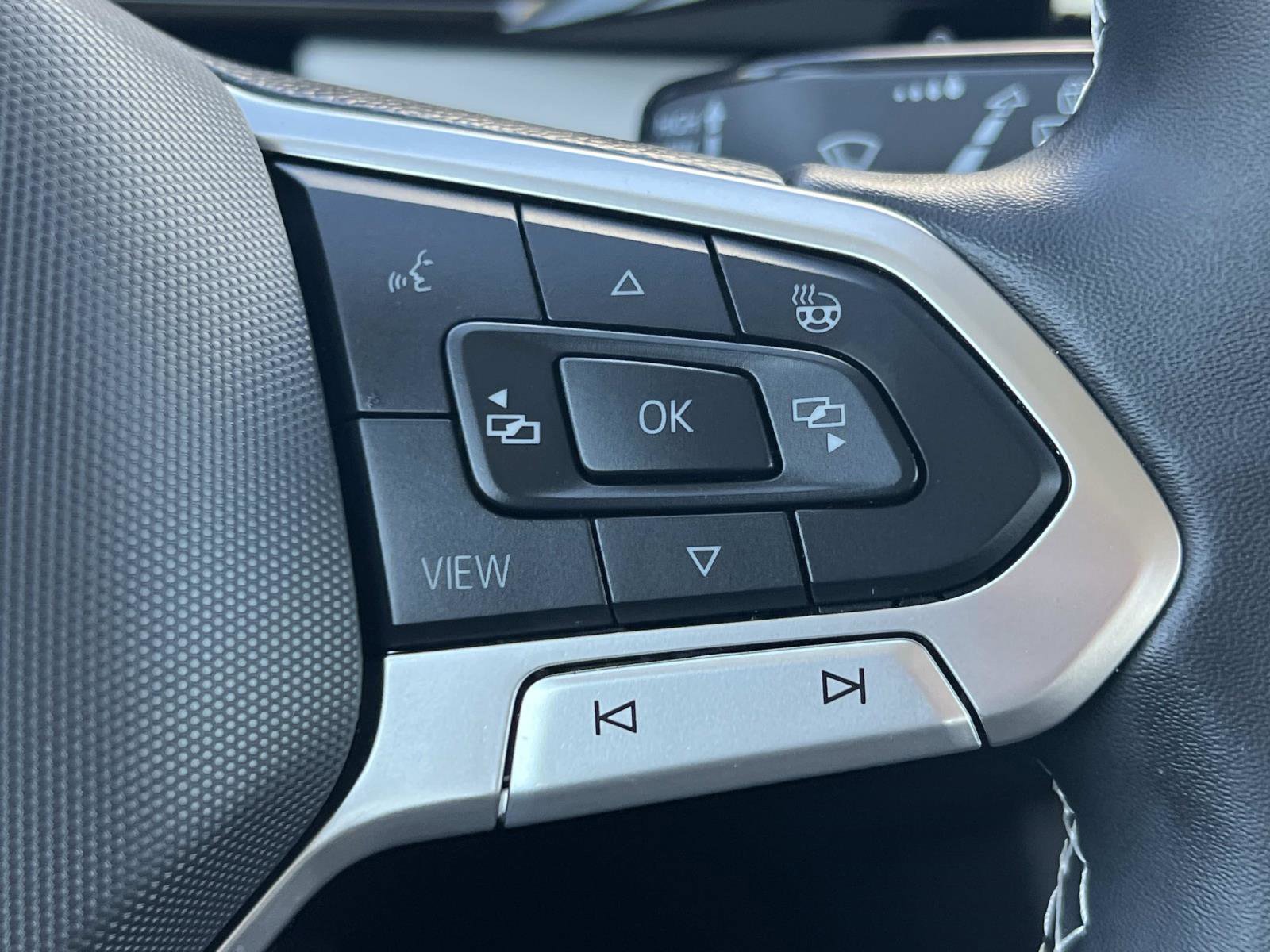 Used 2025 Volkswagen Taos S image 10