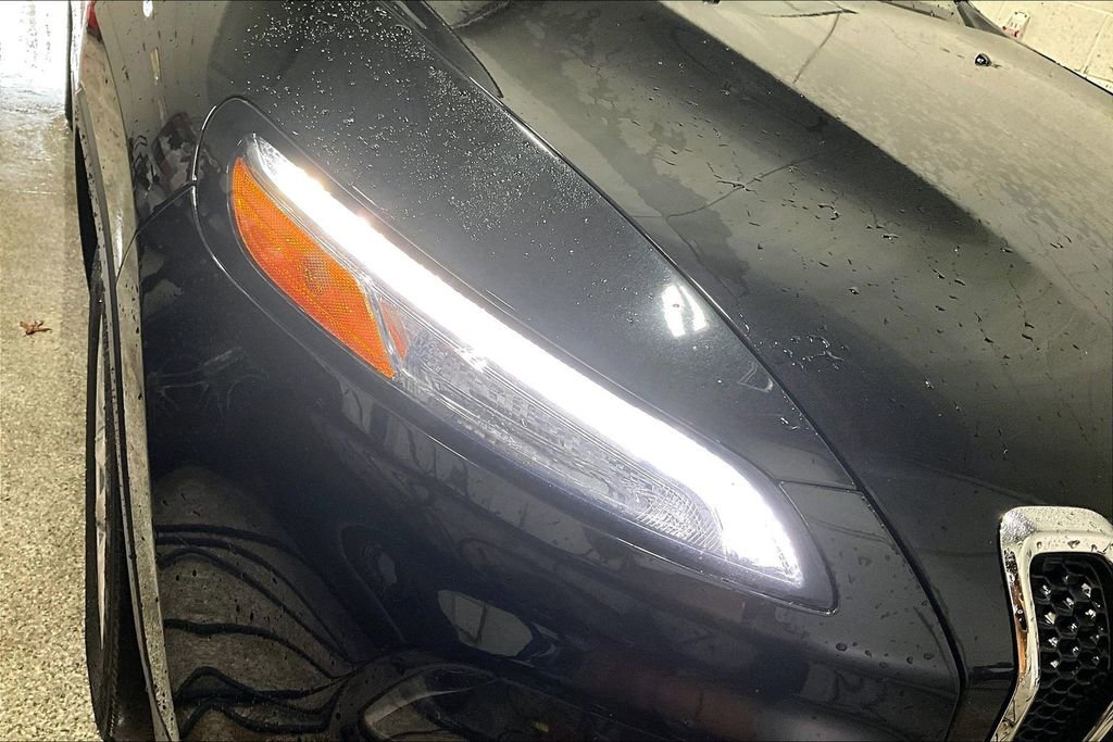 Used 2015 Jeep Cherokee Limited image 32