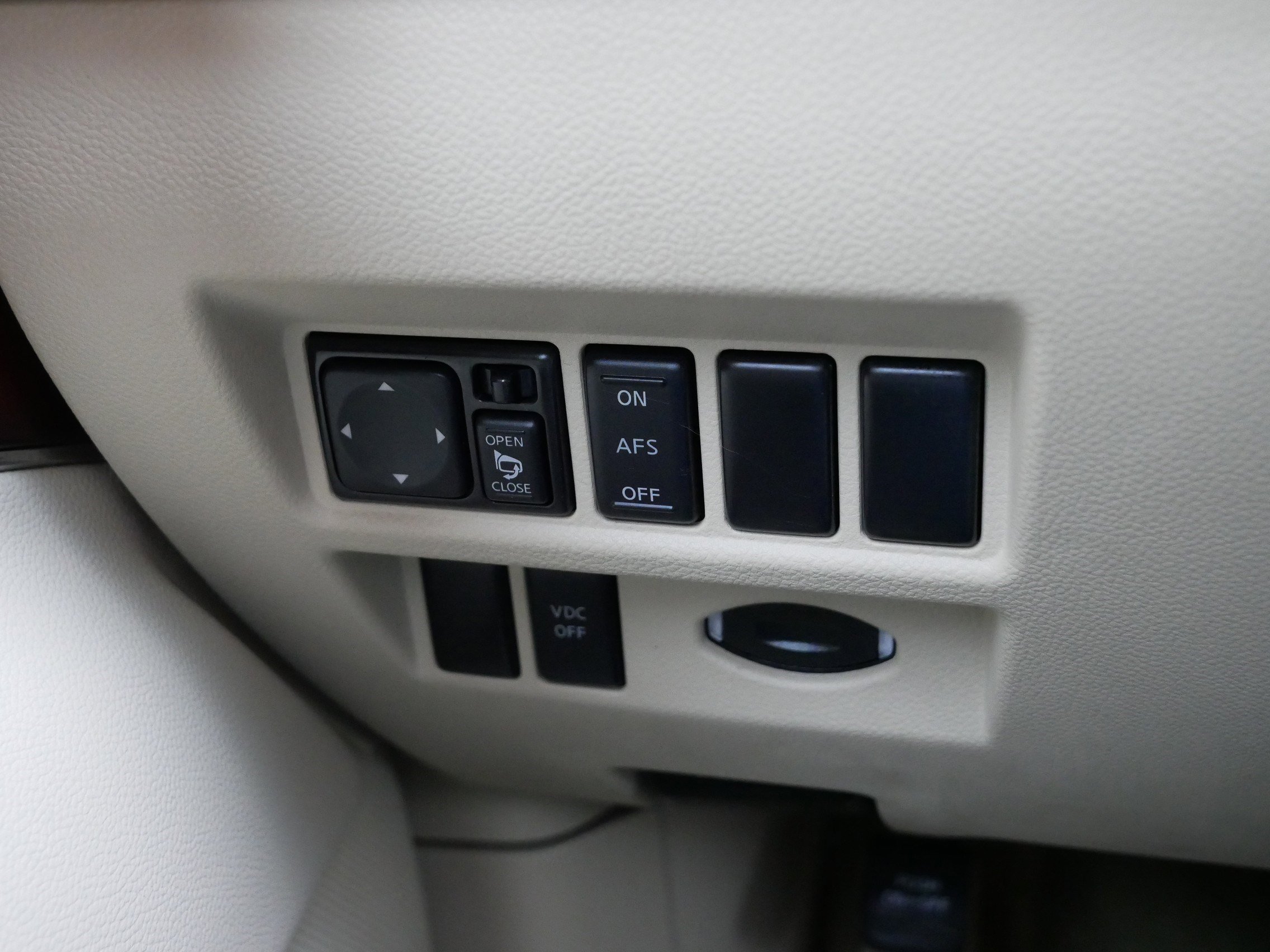 Used 2009 INFINITI FX35 AWD w/ Deluxe Touring Pkg image 26