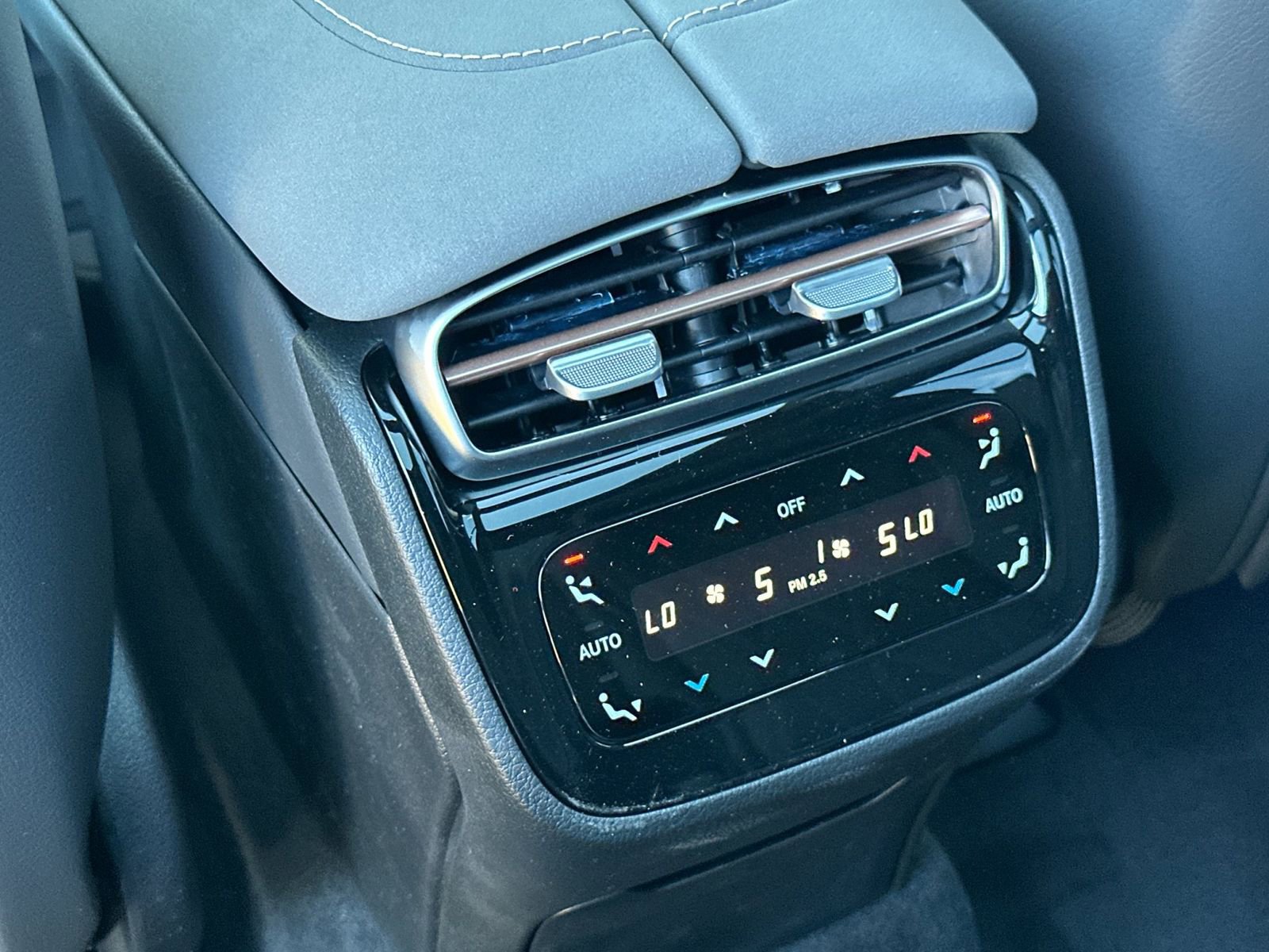 New 2026 Mercedes-Benz EQS 550 4MATIC SUV image 13