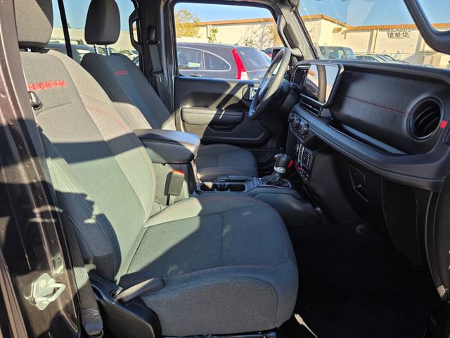 Used 2025 Jeep Wrangler Unlimited Rubicon w/ Convenience Group AWD/4WD image 10