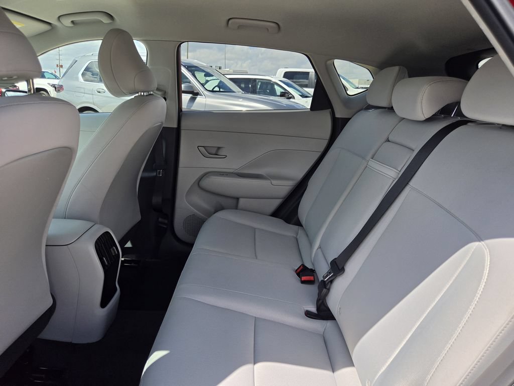 Used 2025 Hyundai Kona SEL FWD image 28