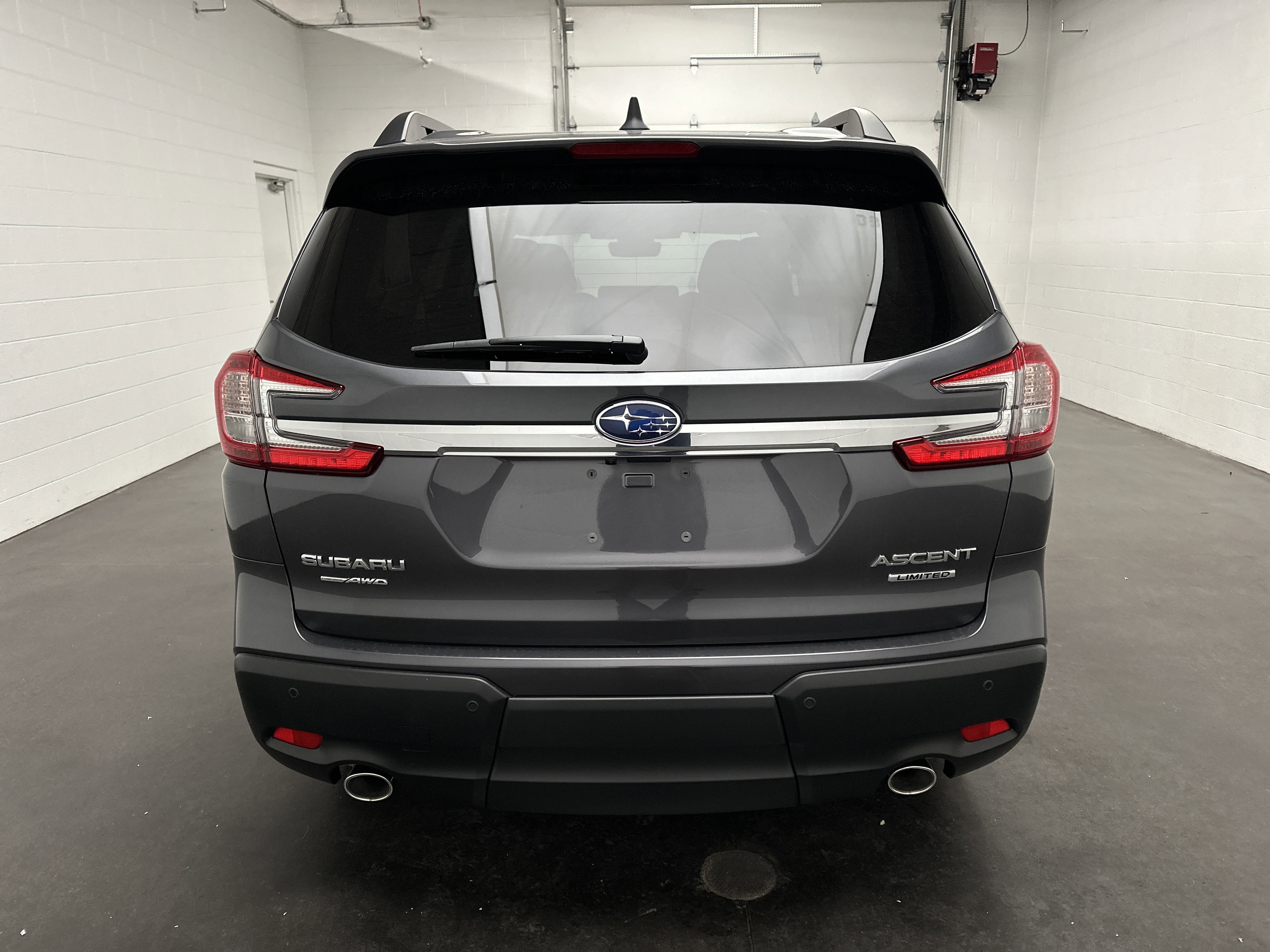 New 2025 Subaru Ascent Limited w/ Popular Package #2 image 8