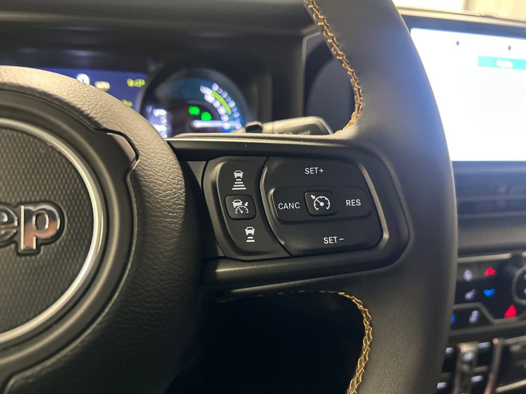 Used 2024 Jeep Wrangler Unlimited AWD/4WD image 19