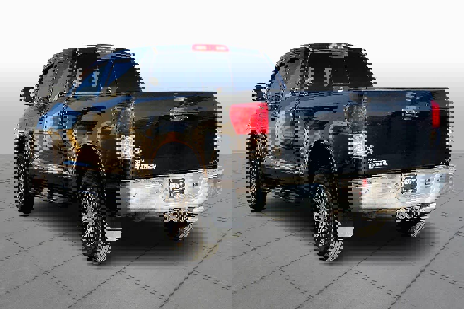 Used 2013 Toyota Tundra Double Cab 4.6L V8 6-Spd AT w/ SR5 Pkg image 10