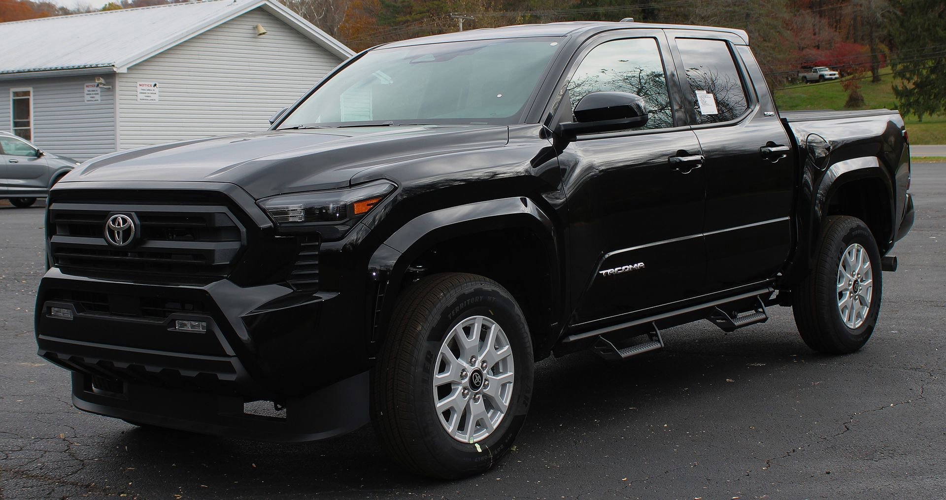 New 2025 Toyota Tacoma SR5