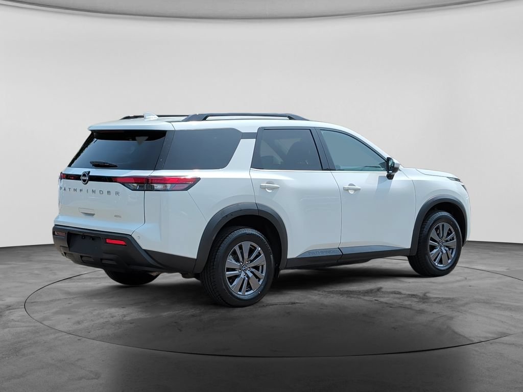 Used 2025 Nissan Pathfinder SV AWD/4WD image 7
