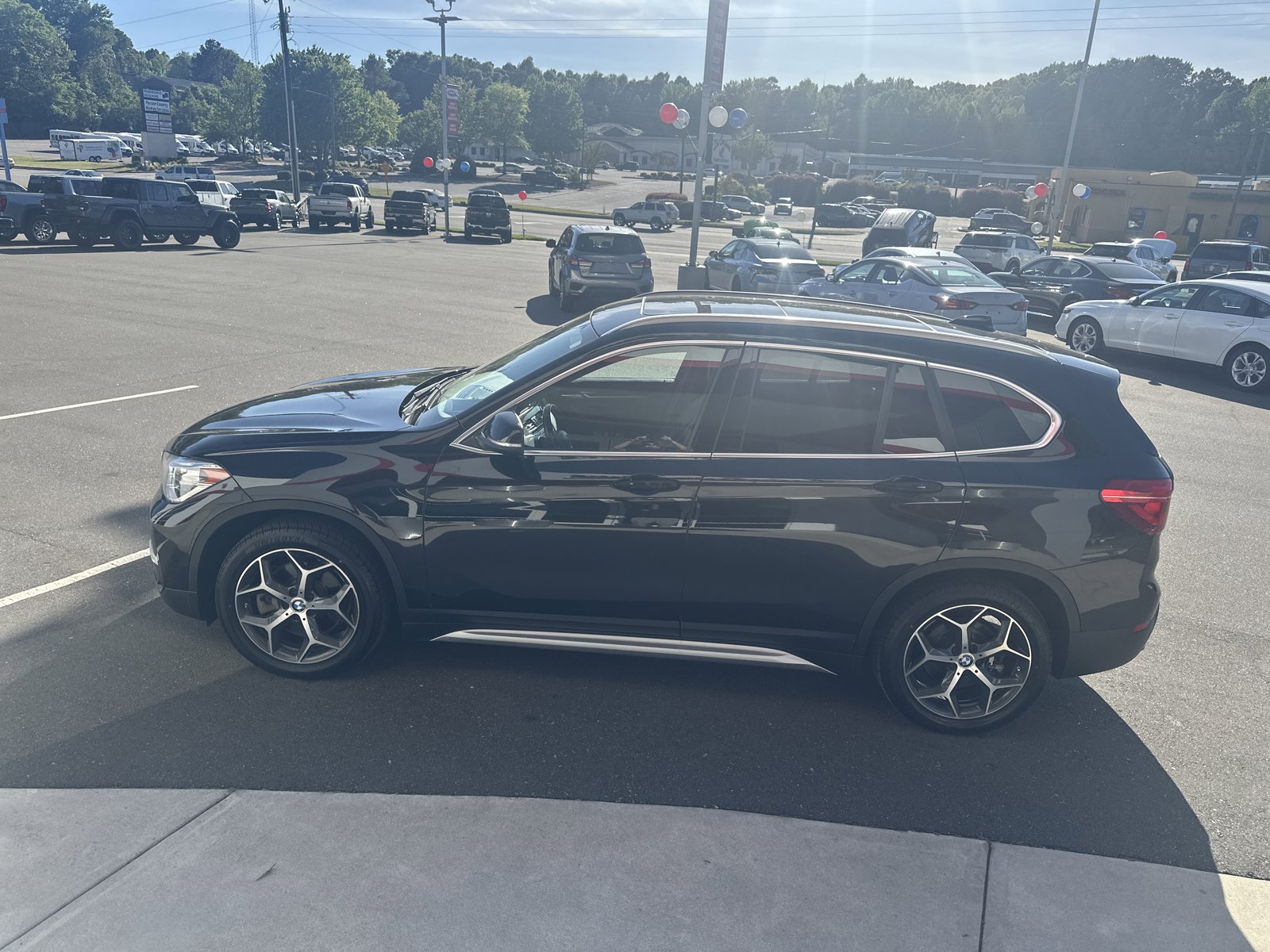 Used 2019 BMW X1 xDrive28i w/ Convenience Package AWD/4WD image 5