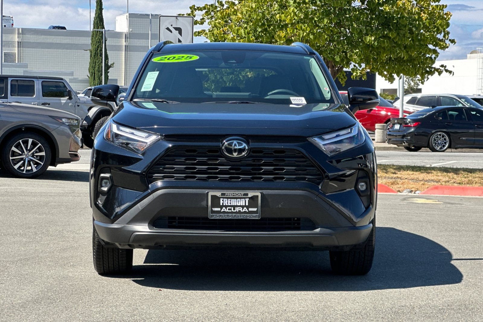Used 2025 Toyota RAV4 XLE Premium AWD/4WD image 9