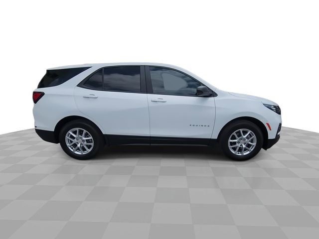 Used 2024 Chevrolet Equinox LS w/ LS Convenience Package FWD image 9