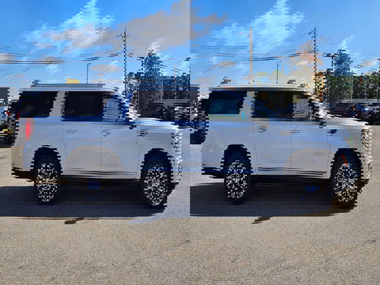 New 2026 GMC Yukon XL Denali w/ Sun & Power Step Package image 7