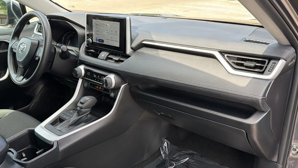 Certified 2025 Toyota RAV4 XLE AWD/4WD image 42