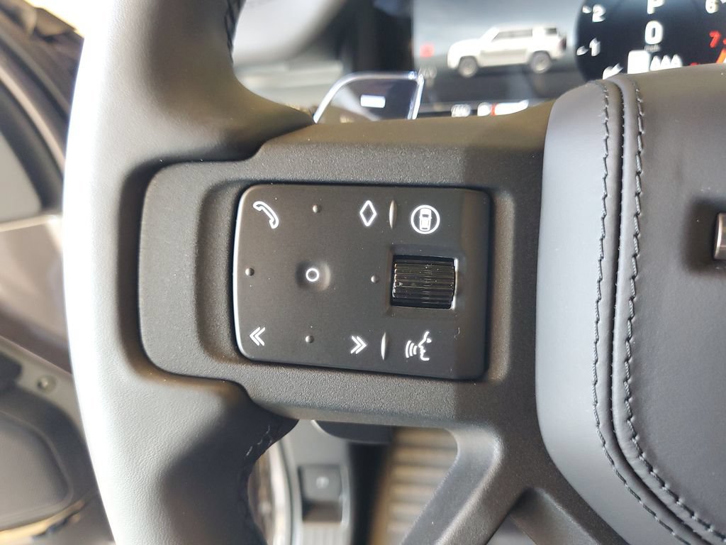Certified 2025 Land Rover Defender 110 AWD/4WD image 19