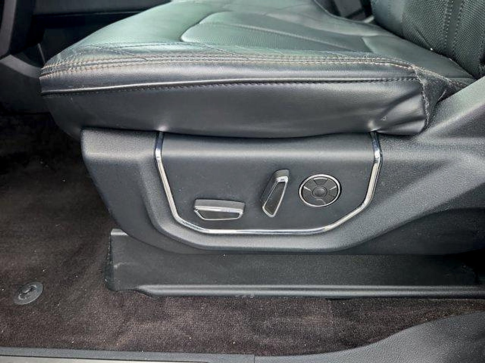 Used 2021 Ford Expedition Max Platinum AWD/4WD image 12