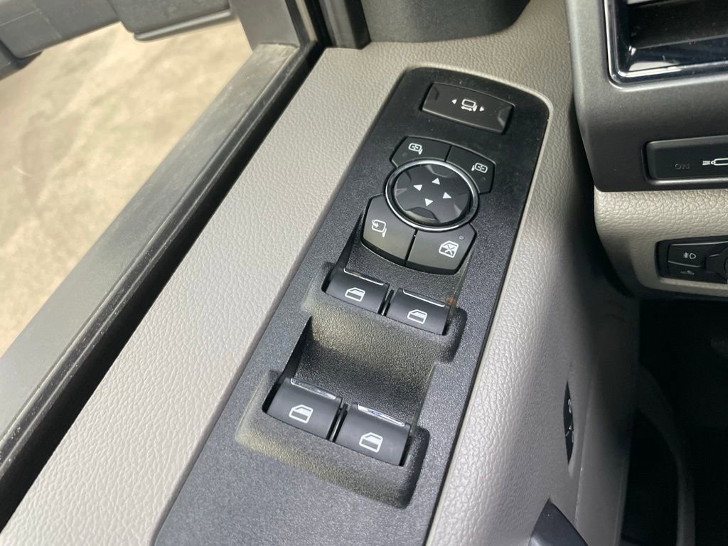 Used 2022 Ford F250 XLT w/ XLT Premium Package AWD/4WD image 28