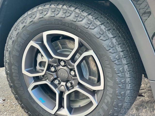 Used 2022 Jeep Grand Cherokee Trailhawk w/ Advanced Protech Group II image 23