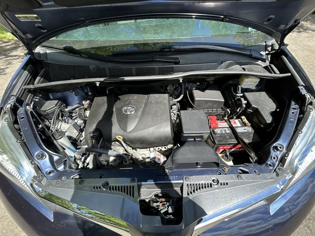 Used 2018 Toyota Sienna XLE FWD image 14