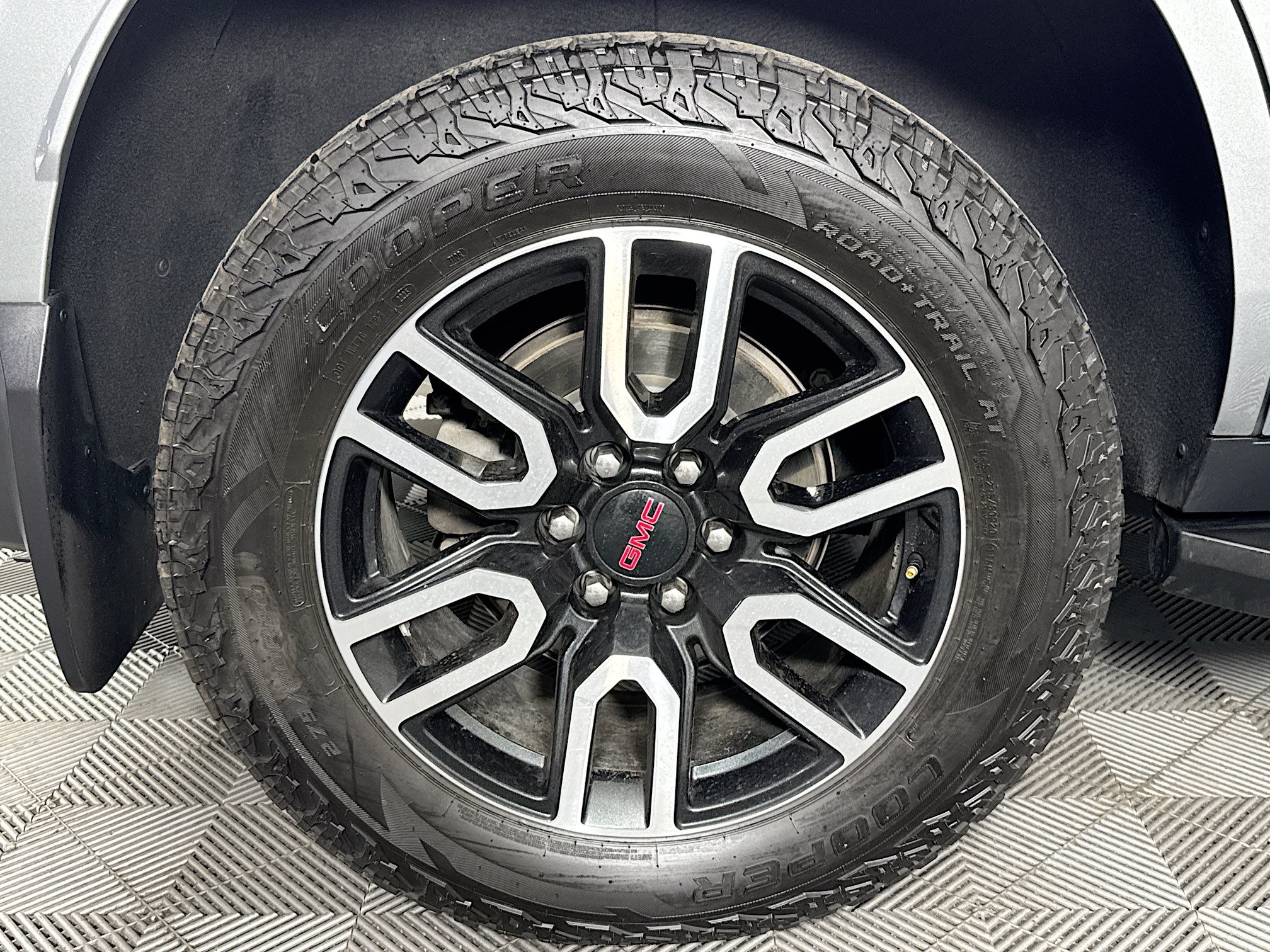 Used 2023 GMC Yukon AT4 AWD/4WD image 57