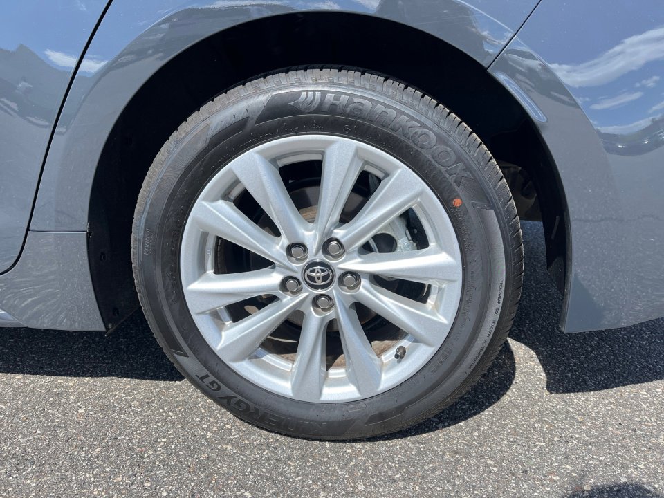 Used 2026 Toyota Corolla LE w/ LE Premium Package image 26