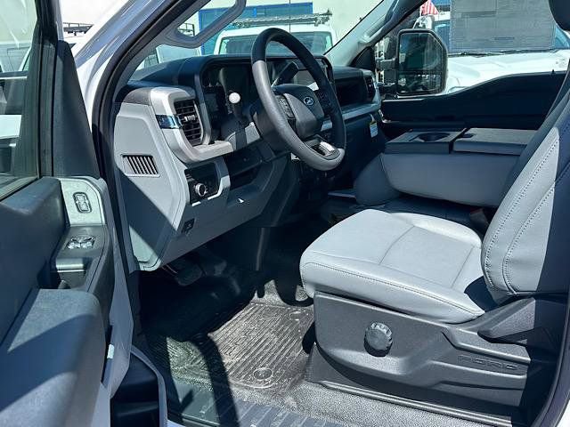 New 2025 Ford F550 4x4 Regular Cab Super Duty image 7