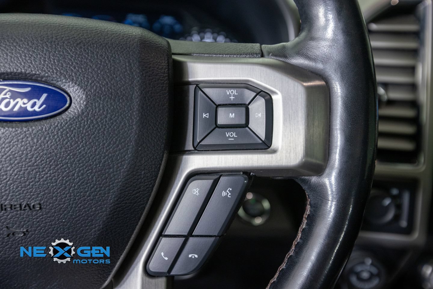 Used 2019 Ford F150 Platinum w/ Equipment Group 701A Luxury AWD/4WD image 15