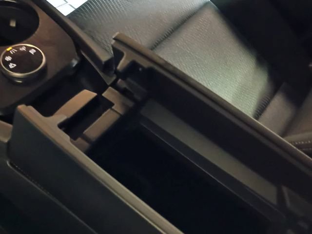 Used 2025 Nissan Rogue SV AWD/4WD image 22