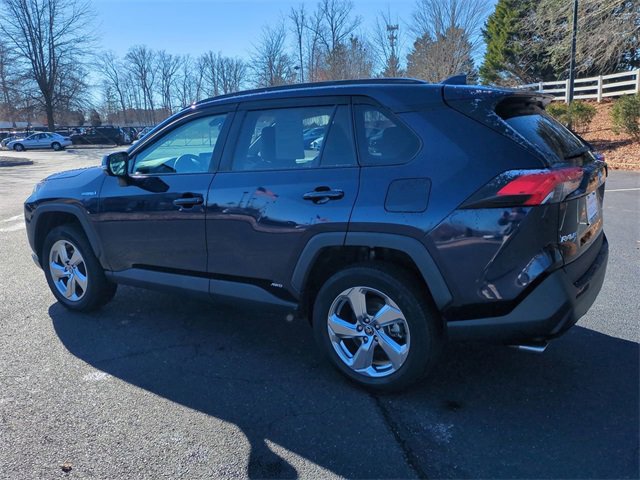 Used 2021 Toyota RAV4 XLE Premium image 6